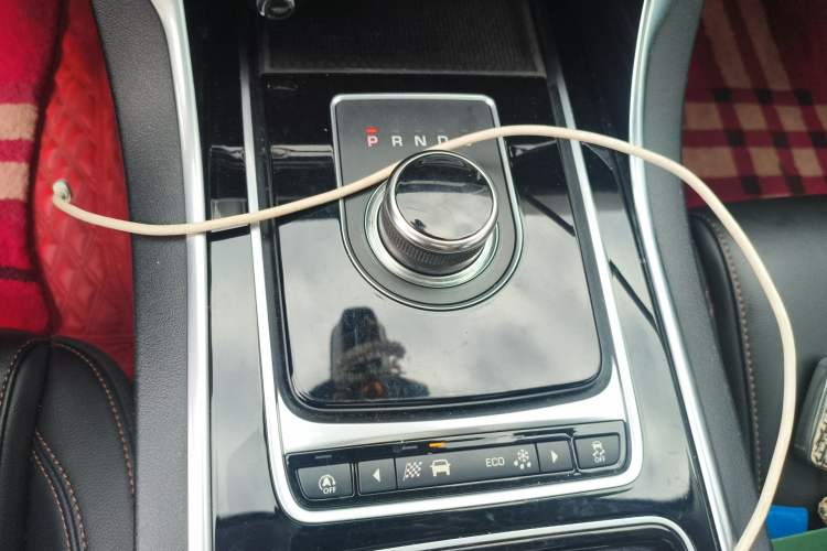 Used Jaguar XEL 2018 2.0T 200 PS Premium Edition Gear Lever