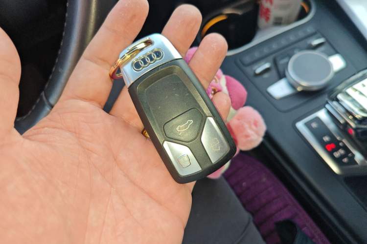 Used Audi A4L 2018 30th Anniversary Edition 40 TFSI Fashion Model Vehicle Key