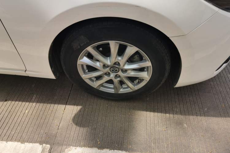 Used Mazda 3 Axela 2019 Cloud-Controlled Sedan 1.5L Automatic Luxury Model China VI Standard Right Front Wheel Hub