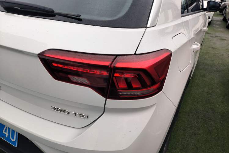 Used Volkswagen T-ROC 2021 280TSI DSG Two-Wheel Drive Elite Connect Edition