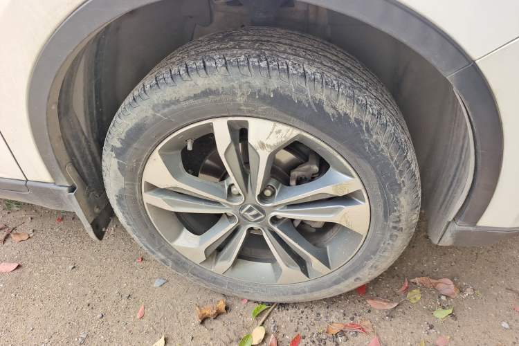 Used Luxgen U6 SUV 2015 1.8T Fashion Edition Right Front Wheel Hub