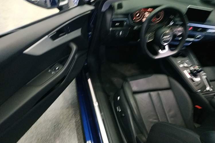 Used Audi A5 2017 Coupe 45 TFSI quattro Sport Edition Interior 3