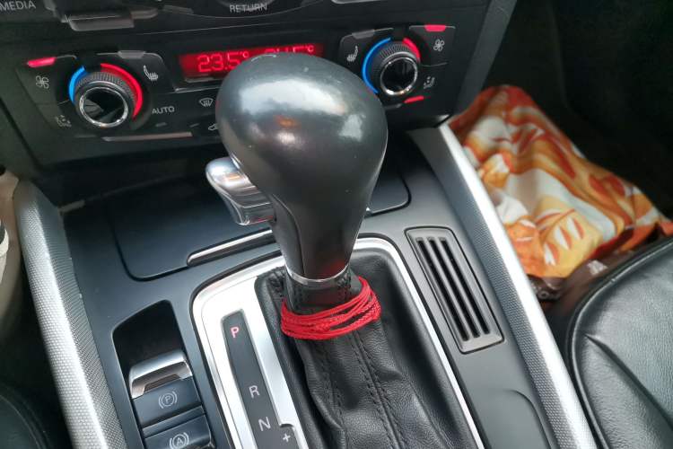 Used Audi Q5 2010 2.0TFSI Comfort Version Gear Lever