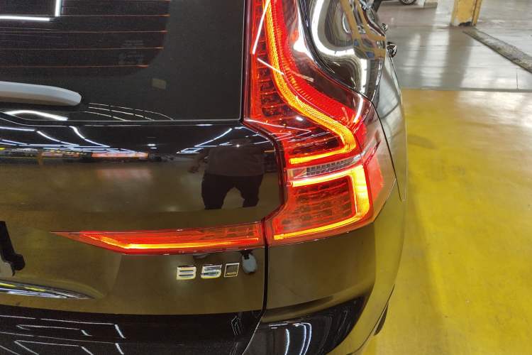 Used Volvo XC60 2025 B5 4x4 Smart Luxury Edition