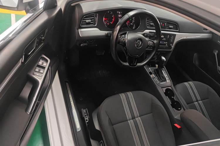 Used Volkswagen Lamando 2017 230TSI DSG Fashion Edition