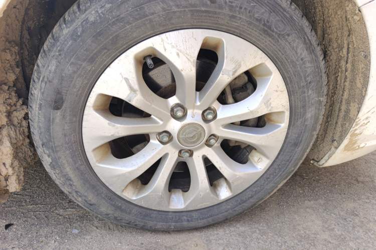 Used Haima M8 2017 1.8T Automatic Model Right Front Wheel Hub