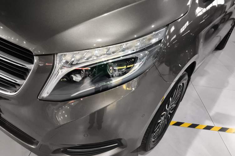 Used Mercedes-Benz V-Class 2017 V 260 Avantgarde Edition