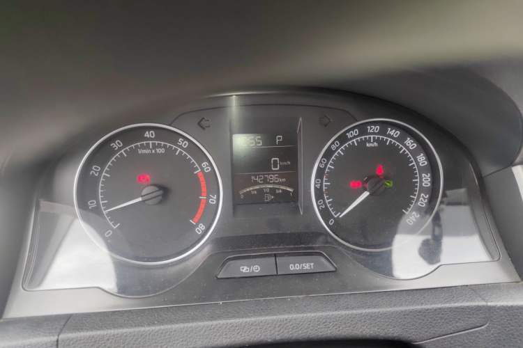 Used Skoda Rapid Spaceback 2014 1.4 TSI DSG Comfort Edition
