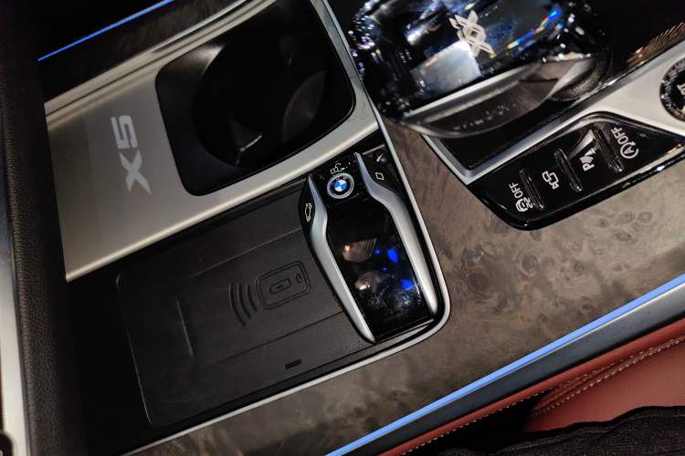 Used BMW X5 2022 xDrive 30Li Luxury M Sport Package
