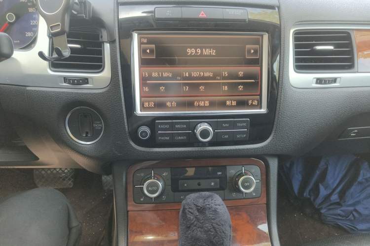 Used Volkswagen Touareg 2011 3.0 TSI High-End Version