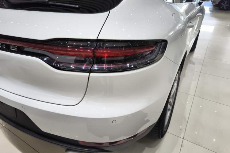 Used Porsche Macan 2018 Macan 2.0T Right Rear Taillight