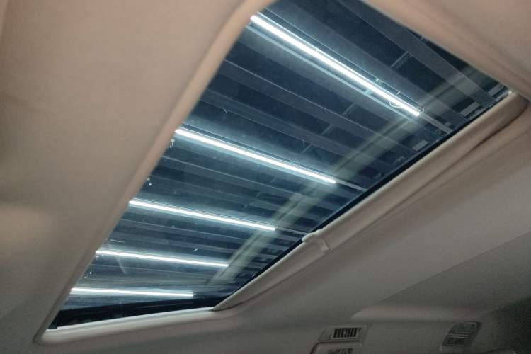 Used Buick GL8 2018 28T Prestige Version China VI Standard Headliner