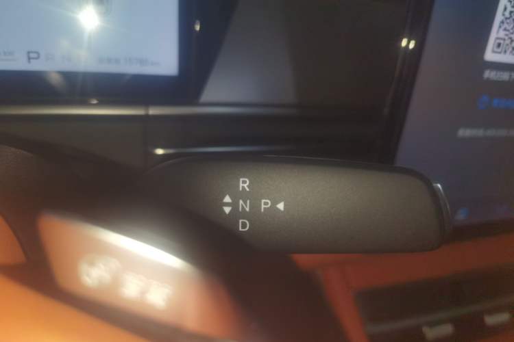 Used BYD Tang L 2025 DM 200KM Four-Wheel Drive LiDAR Flagship Model Gear Lever