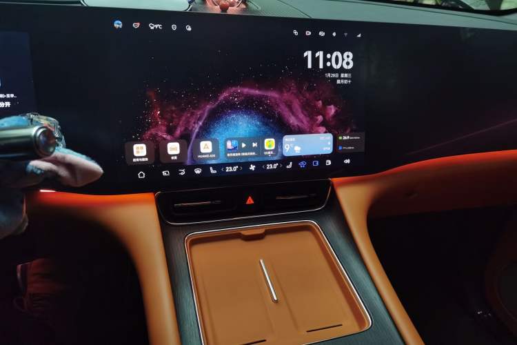 Used Hima AITO M8 2025 Extended-Range Ultra Version 53.4 kWh 5-Seater Edition