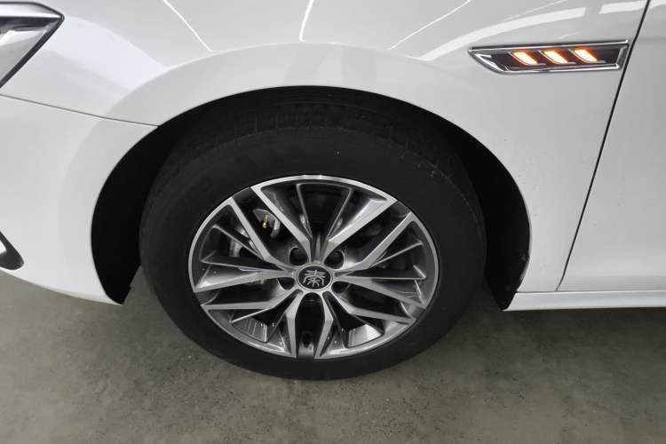 Used BYD Qin PLUS 2024 Honor Edition EV 420KM Beyond Model Left Front Wheel Hub