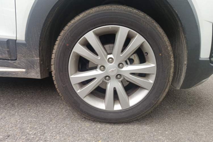 Used Chevrolet Captiva 2017 2.4L 4x4 Flagship Edition 7-Seater Right Front Wheel Hub