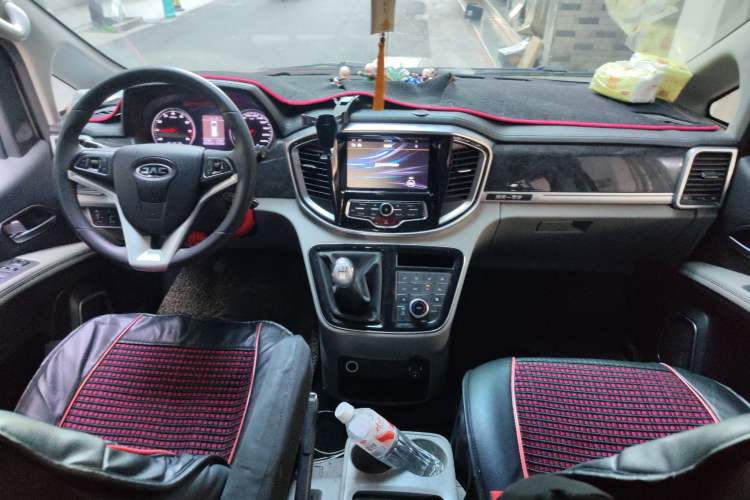 Used JAC Refine M4 2016 2.0L Manual Luxury Version
