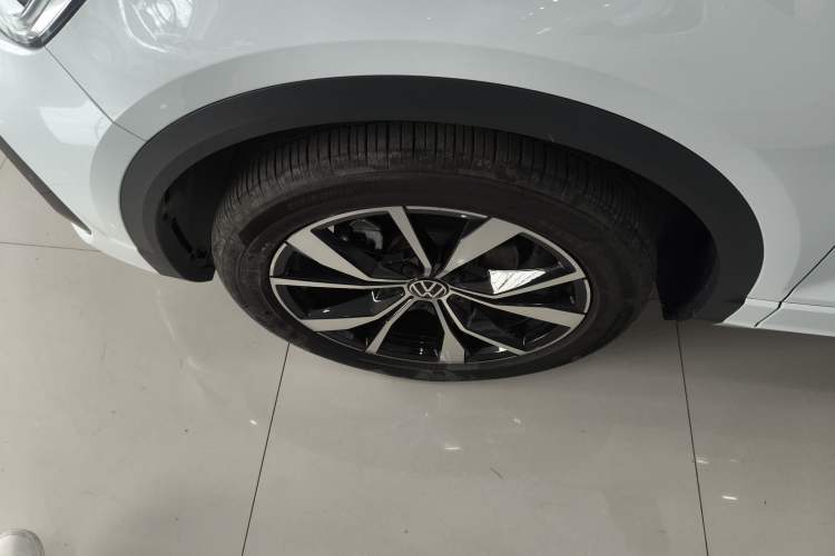 Used Volkswagen T-ROC 2023 300TSI DSG Two-Wheel-Drive Chen Guang Edition