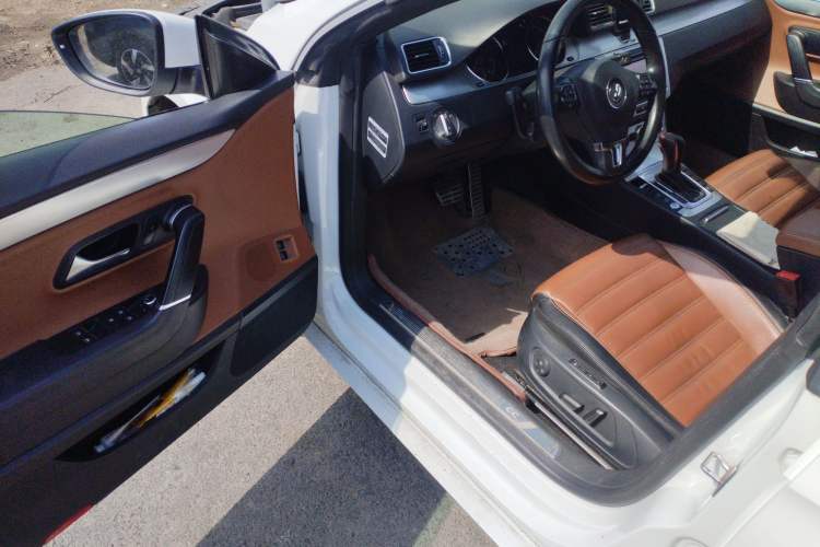 Used Volkswagen FAW-Volkswagen CC 2015 2.0 TSI Luxury Model Driver Seat