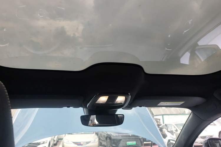 Used Volvo C40 2022 Long-Range PRO Version Headliner