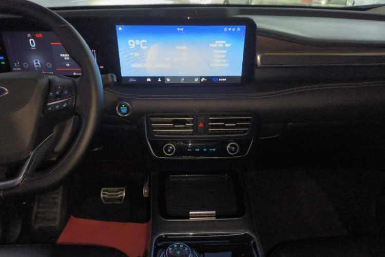 Used Ford Edge 2021 PLUS EcoBoost 245 Two-Wheel-Drive Titanium 7-Seater