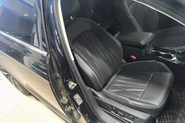 Used Volkswagen Passat 2023 Facelift 330TSI Luxury Edition
