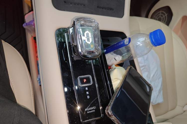 Used Hima AITO M7 2024 1.5T Intelligent Driving 4WD Max Edition 5 Seats Gear Lever