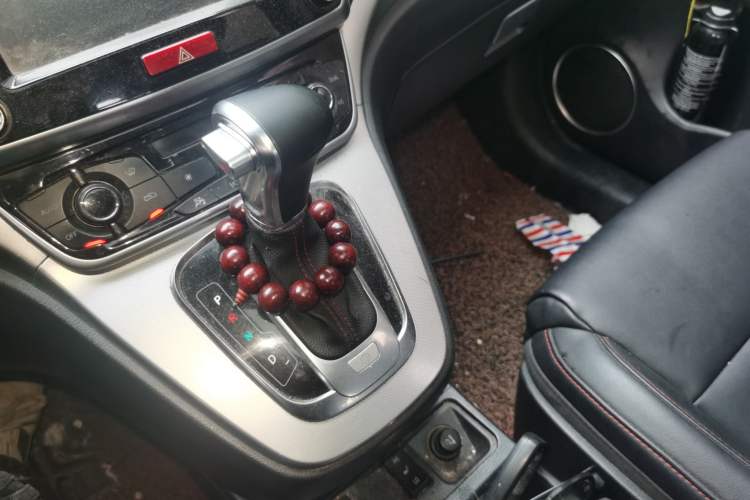 Used Haval H6 2015 Sport Edition 1.5T Automatic Two-Wheel Drive Luxury Model Gear Lever