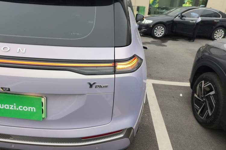 Used AION Y 2023 Younger