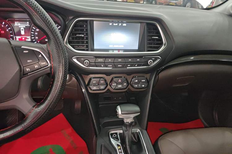 Used GAC Trumpchi GS4 2017 235T Automatic Two-Wheel Drive Luxury Smart Connectivity Version
