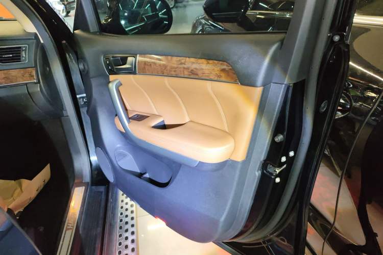 Used Haval H8 2015 2.0T Two-Wheel-Drive Standard Version
