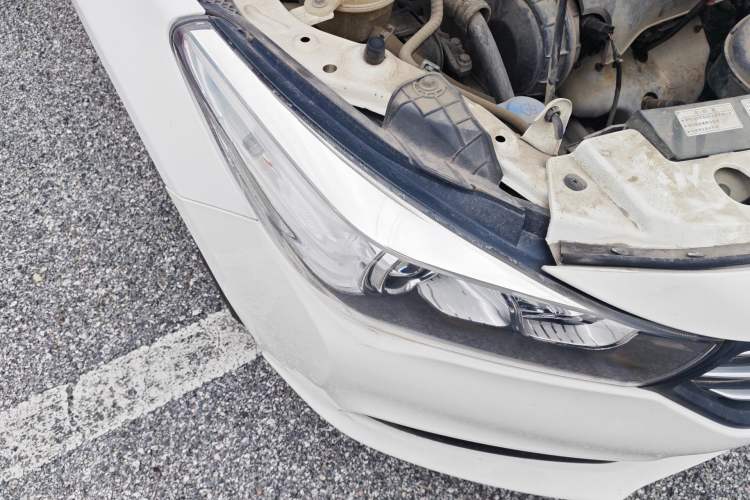 Used GAC Trumpchi GA3S Vision 2014 1.6L Automatic Luxury ESP Version Right Front Headlight