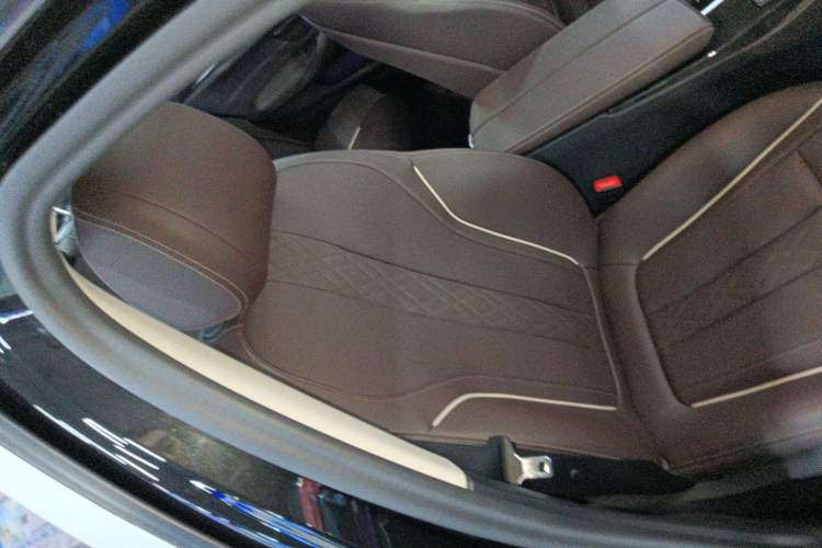 Used BMW 5 Series 2022 Second Facelift 525Li Luxury Package
