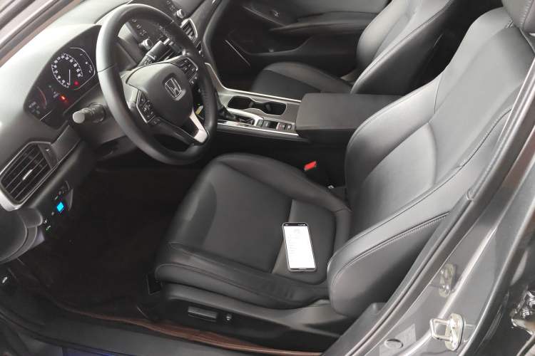 Used Honda Accord 2018 260TURBO Luxury Edition China VI Left Front Seat