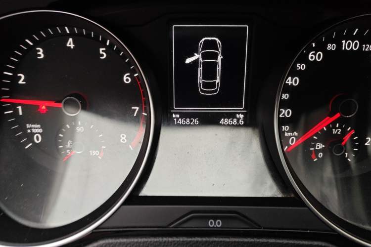 Used Volkswagen Magotan 2020 330TSI DSG Leading Model Odometer Close Up