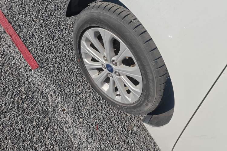 Used Ford Escort 2015 1.5L Manual Fashion Edition