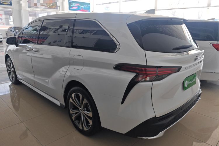 Used Toyota Granvia 2024 2.5L Hybrid Comfort Edition