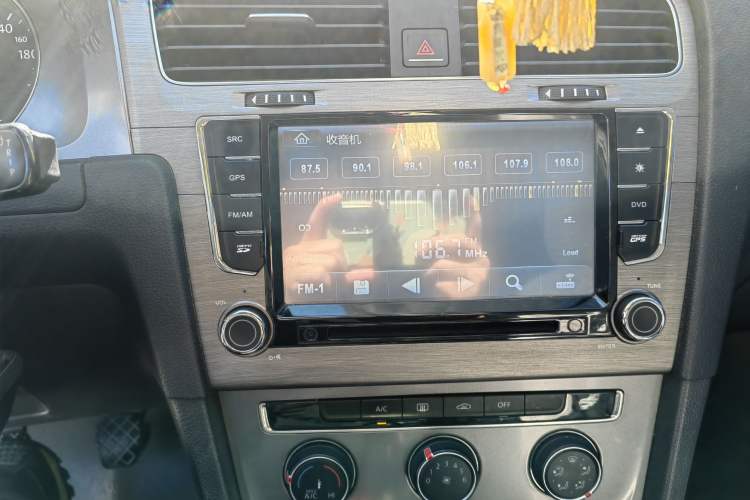 Used Volkswagen Golf 2014 1.6L Manual Fashion Edition