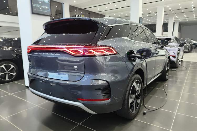 Used BYD Tang New Energy 2024 DM-i Glory Edition 112KM Prestige Model