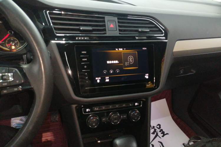 Used Volkswagen Tiguan L 2019 Revised 330TSI Automatic Two-Wheel Drive Smart & Luxury Edition China VI Standard Audio And AC Panel