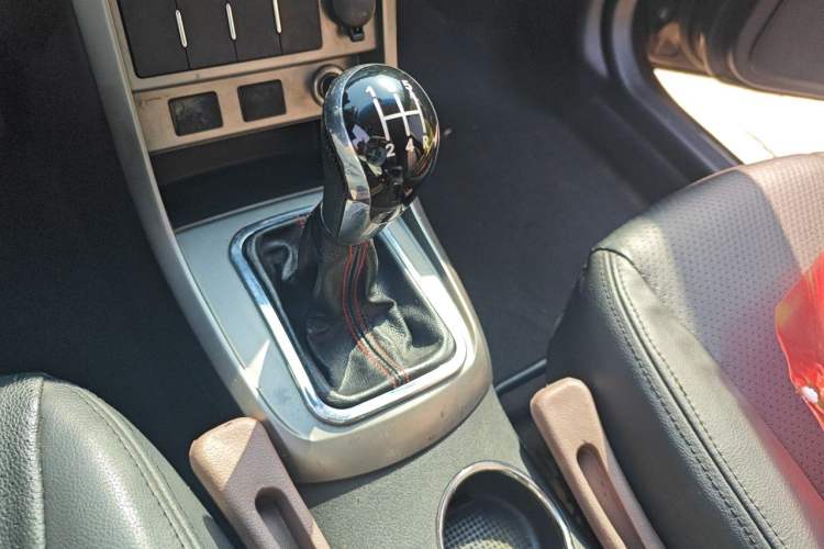 Used Geely Auto Classic Emgrand 2013 Hatchback 1.5L Manual Entry-Level Model
