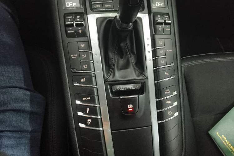 Used Porsche Macan 2017 Macan 2.0T Gear Lever