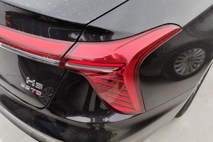 Used Hongqi H5 2023 1.5T DCT Smart Connect Flagship Edition
