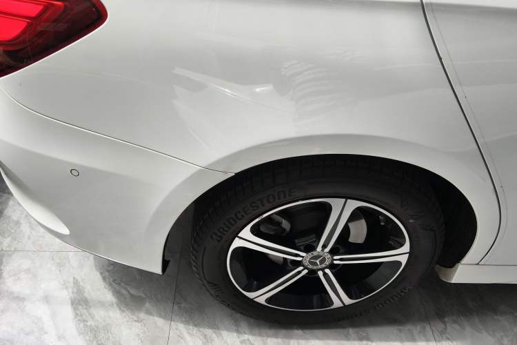 Used Mercedes-Benz A-Class 2023 A 200 L Fashion Model Right Rear Wheel Hub