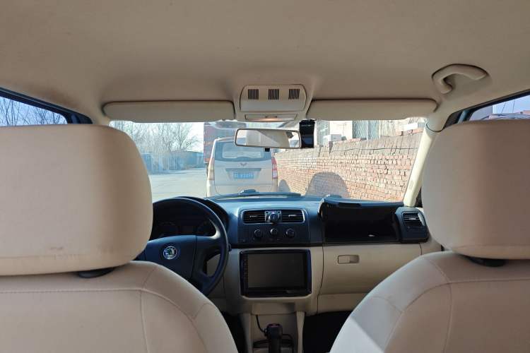 Used Skoda Fabia 2011 1.4L Automatic Crystal Edition