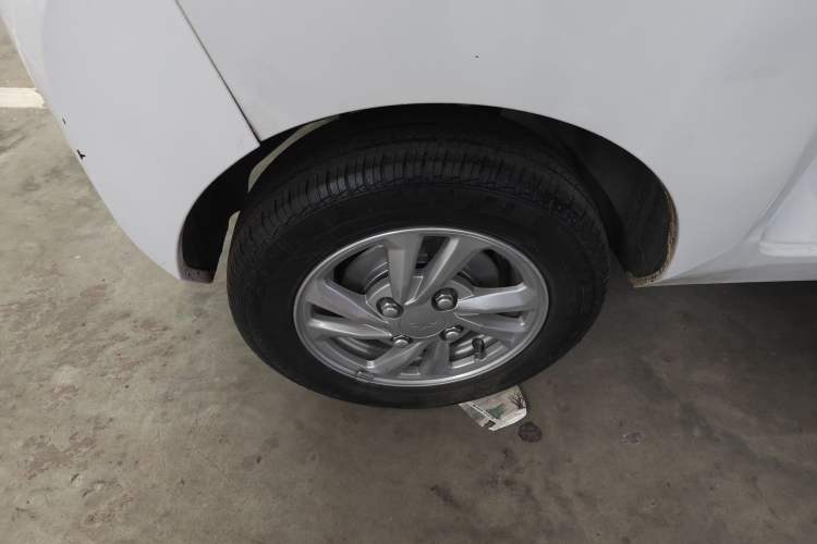 Used Wuling Hongguang MINIEV 2021 Macaron Fashion Edition Lithium-Ion Battery Right Rear Wheel Hub