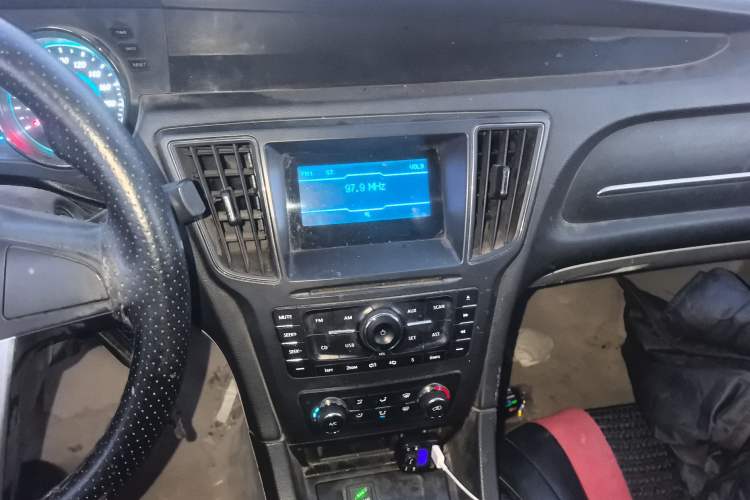 Used BAIC Senova D50 2014 1.5L manual standard version