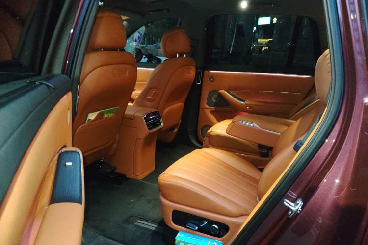 Used Hima AITO M8 2025 Extended-Range Max+ Version 53.4 kWh 6-Seater Edition
