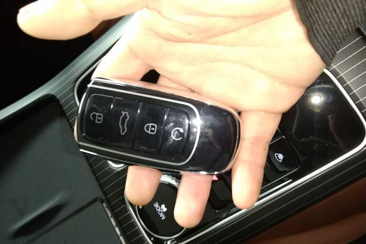 Used Chery Tiggo 8 2026 Model, 5th Generation Tiger Model, Kunpeng 1.6T Automatic Flagship Version Vehicle Key