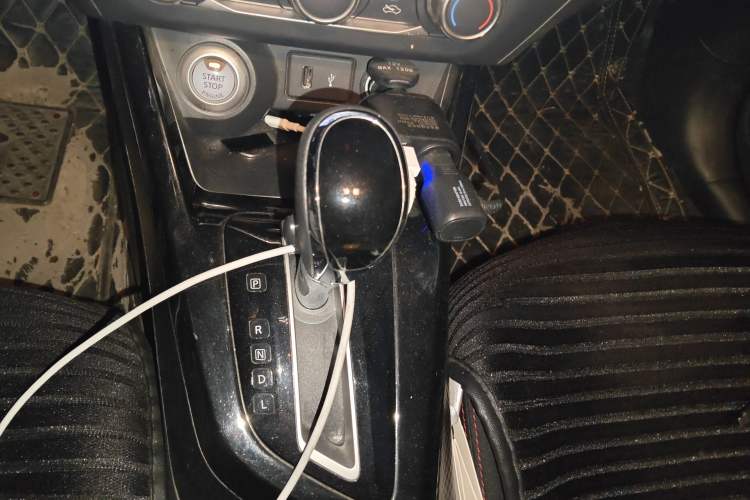 Used Nissan Lannia 2019 1.6L CVT Smart Connect Smart Cool Version China VI Standard Gear Lever